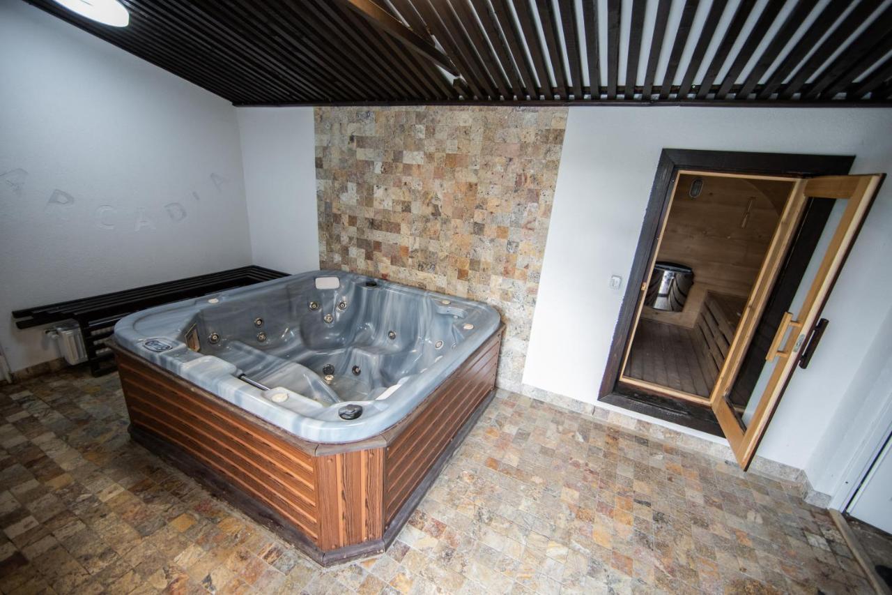 Casa Arcadia 1 Piscina,Jacuzzi, Sauna Buzău Exterior photo